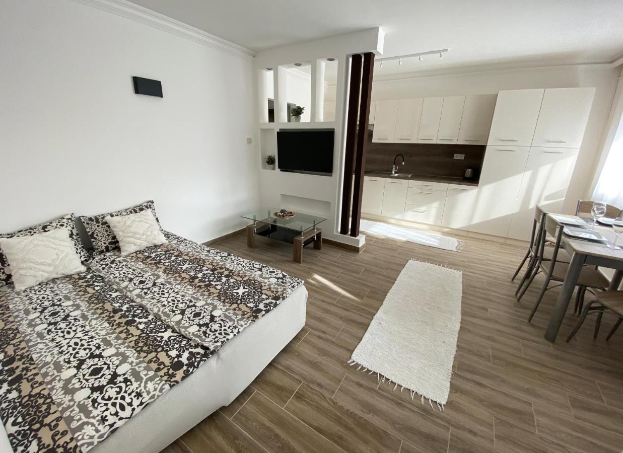 Andrea Apartmanok 2 Hajdúszoboszló 外观 照片